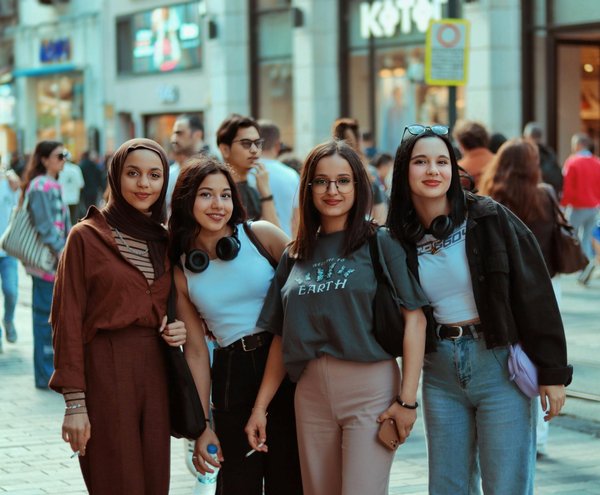 What are the best pet-friendly locations to visit in the UK?